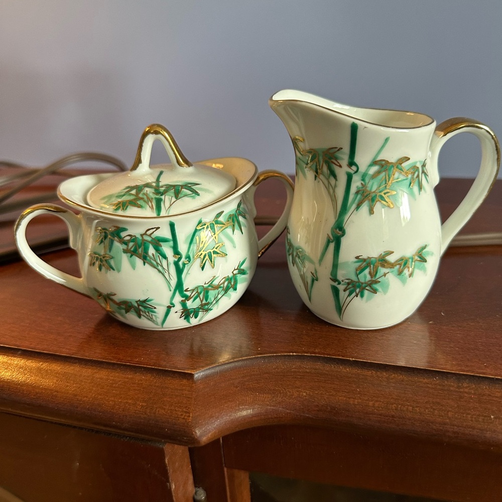 Bamboo sugar and creamer set